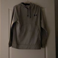 Mens Under Armour Coldgear Loose Sweatshirt, Never Worn! Under Armour Moisture-wicking T-shirt, Underarmour Quarter Zip, White Hoodie Men, Armor Hoodie, Under Armour Sweatshirt, Athletic Sweatshirts, Under Armour Hoodie, Short Sleeve Hoodie, Training Tops