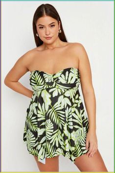 Hit refresh on your swimwear collection with this new-in tankini top. Made from a chlorine resistant fabric, it features a leaf print with removable straps and built-in full bust support. Team with your favourite bikini briefs and sandals for a look this is perfect for relaxing by the pool.   \n\nYours Clothing, the home of plus size fashion offering women’s clothing in UK sizes 14-40. Delivering quality clothing that fits and flatters, you’ll find an unbeatable range of women’s curve clothing at excellent prices with us. Not only have we got our curve flattering main range line, our branded Limited Collection range stocks the bestselling clothing trends of the season.  \n\nOur women’s plus size clothing collection offers a wide range of plus size clothes in UK sizes, clothing for plus siz Party Dress Sale, Curve Fashion, Best Swimsuits, Twist Top, Plus Size Black, Under Dress, Plus Size Kleidung, Fashion Fits