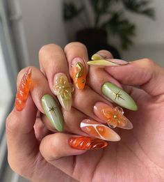 Acrylic Nails Autumn, Nails Gold Chrome, Press On Nails Design, Nails Aura, Olive Nails, Gold Chrome Nails, Orange Nail Designs, Aura Nails, Boho Nails