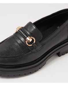 ALANTAYA MO BLACK BLACK SOLE LEATHER. Slip into classic style with these leather loafers by Mollini. Resting on a chunky sole, ALANTAYA gives a contemporary spin to a traditional silhouette. Metallic Sneakers, Ankle Boots Flat, Long Boots, Sandals For Sale, Boots And Sneakers, Flat Boots, Flat Sneakers, Sneaker Heels, Boots For Sale