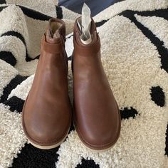 Women Boots Size 8 Brown Color Brand New No Box Shoes Ugg, Size 8 Women, Women Boots, Boots Brown, Box Color, Ugg Australia, Womens Uggs, Ugg Shoes, Brown Boots