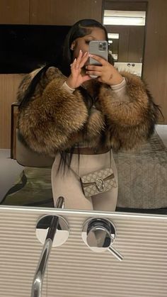 Fur Outfits Women, Big Outfits, Girls Winter Fashion, Boujee Outfits, Winter Fashion Outfits Casual, Chill Outfits, Streetwear Fashion Women, Cute Everyday Outfits