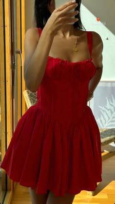 Red Summer Dress Outfit, Dress Patterns Summer, Summer Vibes Aesthetic Wallpaper Iphone, Aesthetic Wallpaper Iphone Summer, Summer Aesthetic Vintage, Summer Dress Trends, Classy Short Dresses, Cute Date Outfits, Designer Summer Dresses