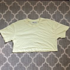 Never Worn Yellow T Shirt, Zara Tops, Shirt Color, Colorful Shirts, Zara, Womens Tops, Crop Tops, Yellow, T Shirt