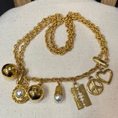 Elegant Gold Chain Belt With Various Charms Including Pearls, Peace Sign, And Heart. Perfect For Adding A Touch Of Luxury To Any Outfit. 80s Charm Necklace, Reworked Jewelry, Gold Chain Belt, Vintage Color, Chain Belt, Christmas Wishlist, Peace Sign, Vintage Colors, Moschino