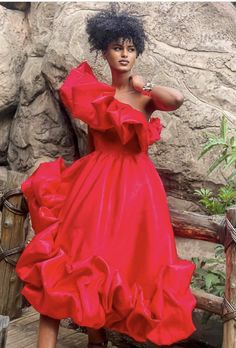 Couture Evening Dress, Ankara Dresses, Long Red Dress, African Print Fashion, Dress Patterns, Pretty Dresses, Classy Outfits, African Fashion, Fashion Prints