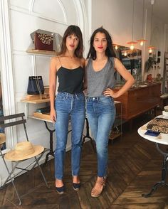 Damas Style, 5 Piece French Wardrobe, Jeanne Damas Style, French Wardrobe, Style Parisienne, High Waisted Jeans Vintage, Jeanne Damas, French Girl Style, French Girls