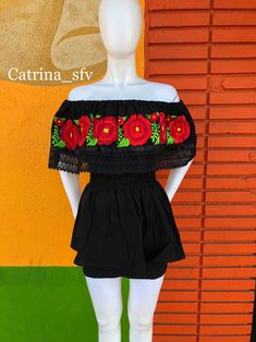 Mexican blouse, peasant blouse, handmade blouse, embroidered black blouse, off-the-shoulder blouse ideal for a Mexican party Handmade blouse Machine embroidered blouse 100% cotton blanket fabric, one size fits the person either (S-M-L -XL ) Black Embroidered Summer Blouse, Summer Embroidered Off-shoulder Blouse, Embroidered Off-shoulder Blouse For Summer, Black Peasant Top For Festival, Summer Peasant Off-shoulder Blouse, Black Embroidered Top For Summer Festival, Black Embroidered Peasant Top, Black Peasant Blouse With Floral Embroidery, Black Peasant Top With Floral Embroidery For Festivals