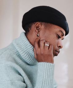 Androgynous Fashion Women, Fox Aesthetic, Fox Fashion, Black Person, Pose References, Laughing And Crying, New Year New Me, Androgynous Fashion, Casual Fits