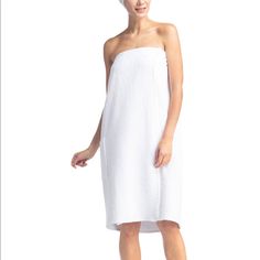 Brand New Wt White Luxury Spa Body Wrap Robe! Beautiful And Soft And Fits Universal Sizes. Treat Yourself To A Spa Day Today!! Cosmetic Idea, Brass Toilet Paper Holder, Spa Body, Floral Soap, Bath Fizzers, Lush Bath, Soap Pump Dispenser, Bath Gel, Floral Bath