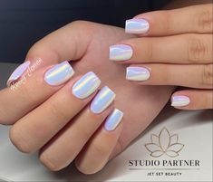 Aurora meerjungfrau perlmutt regenbogen Summer Professional Nails, Fun Concert Nails, Aurora Nails Design, Nails Aurora Effect, Uñas Soft Gel, Aurora Nail Art, Aurora Nails, Soft Gel Nails, Nail Art Designs Videos