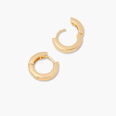 Available in 14k gold vermeil Hoop size: 1/2" Hoop width: 1/8" Hinged closure SKU: BYE1124 Staple Earrings, Modern Jewellery Design, Living Your Best Life, Gift Kit, Best Life, Beautiful Packaging, Modern Jewelry, Free Giveaway, Signature Style