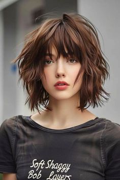 Soft Shaggy Hair, Short Grunge Hair With Bangs, Rocker Hairstyles For Women, Textured Bob Hairstyles, Shaggy Bob Hairstyles, Haircut For Square Face, Short Choppy Haircuts