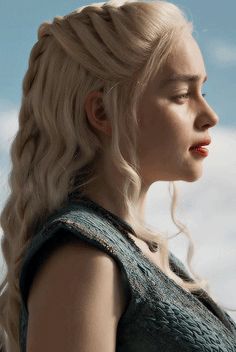 Daenerys Hair, Gif Game Of Thrones, Gif Game, Targaryen Hair, Daenerys Targaryen Icons, Game Of Throne Daenerys, Gra O Tron, Rhaenyra Targaryen