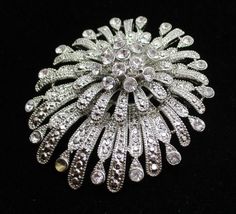 Vintage Brooch Tiered Silver Stamped Rhinestone Brooch BEAUTIFUL B34A-15 Love Fest, Vintage Inspired Outfits, Rhinestone Brooches, All That Glitters, Vintage Brooch, One 1, Vintage Love, Vintage Brooches, Things To Buy