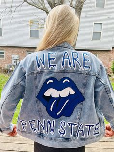 Painted Game Day Jeans, College Jeans Painted, Junk Jackets, College Shirt Diy, Leadership Shirts, Football Mom Outfit, Senior Painted Jeans, Painting Denim, College Bed