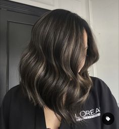 Brunette Color For Fair Skin, Low Lights For Black Hair Short, Best Haircuts For Women With Thinning Hair, Short Black Hair Balayage Straight, Dark Root Highlights, Highlights For Black Hair Medium Length, Black Lob With Highlights, Dark Brown Balyage Short Hair, Short Dark Balayage