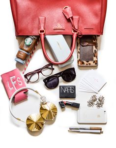 In My Summer Bag... Flat Lay Photos, Prop Styling, Bag Summer