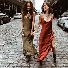 Sexy Satin Maxi Dress Spaghetti Strap Side Split Slip Dress V Neck, Split Dress Poses, Summer Outfits 2024 Fashion Trends Women Dress, Long Silk Dress Outfit, Slip Dress With Boots, Farm Wedding Guest Outfit, Summer 2024 Outfits Trends, Slip Dress Wedding Guest, Simple Satin Dress