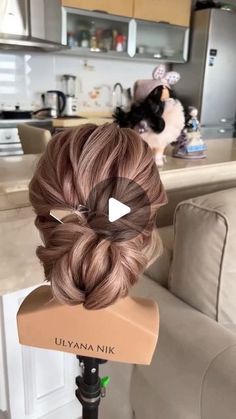 Wedding Hair Knot Bun, Diy Updo Medium Length Hair, Easy Bridal Hairstyles For Medium Hair, Loose Updo Wedding Tutorial, Wedding Guest Hair With Fascinator, Braided Wedding Hairstyles Updo, Wedding Hair How To Tutorials, How To Do Your Own Updo, Formal Hairstyle Tutorial