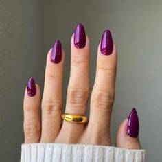 Gothic Grape DIVA #253 (deep purple with red undertones) — Even if life is all rainbows and sunshine, don’t make the grave mistake of overlooking this deep grape-purple Dnd Purple Gel Polish, Purple Red Nails, Red And Purple Nails, Dnd Purple, Grape Nails, Dnd Polish, Purple Gel Nails, Old Nail Polish, True Autumn