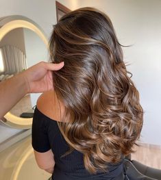 Balayage Hair Caramel, Hair Color Streaks, Brunette Hair With Highlights, Hairstyles For Layered Hair, Hair Done, Honey Hair