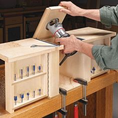 Woodsmith Magazine Compact Router Table Plans | Woodpeckers Portable Router Table, Meja Router, Woodworking Router Table, Router Table Plans, Diy Router Table, Diy Router, Woodworking Plans Pdf, Diy Workbench, Woodworking Table