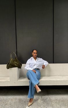 #jeanstyle Mariah Houghton, Modest Baddie, Smart Casual Jeans, Wig Tutorials, Midsize Outfits, Casual Outfit Ideas, Casual Day Outfits, Event Outfit