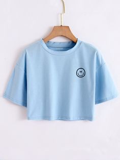 Blue Shirt Girl, Blue Tshirt Outfit, Belly Shirts, Drop Shoulder Tee, Trendy Dress Outfits, Shirts For Teens, Crop Top Outfits, Cute Crop Tops