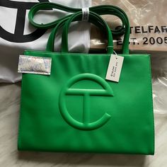 Authentic Medium Greenscreen Telfar Shopping Bag! Brand New, Comes With Dust Bag! Never Been Used!!! Telfar Bags Medium, Telfar Shopping Bag, Telfar Bags, Telfar Bag, Jelly Bag, Pool Bags, Emerald City, Boot Bag, Bag Brand