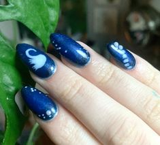 Mazzy Star nails Pheobe Bridgers Nails, Whimsical Nail Art Designs, Cute Indie Nails, Music Nail Ideas, Indie Sleaze Nails, Mazzy Star Pfp, Life Is Strange Nails, Granola Nails Aesthetic, Buffy Nails