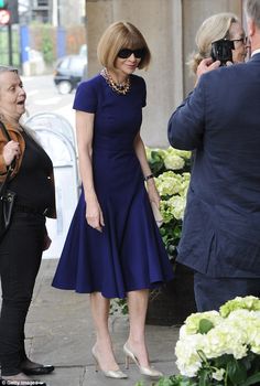 Memorial: Anna Wintour attends a memorial service for former British Vogue Editor Beatrix Miller at St George's Church, who died aged 90 in February 2014 and was the editor of British Vogue from 1964 to 1986 Anna Wintor, Anna Wintour Style, Join Fashion, Fashion Bible, Magazine Vogue, The Editor, Anna Wintour, Memorial Service, British Vogue