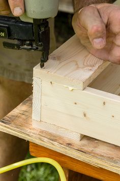 Attaching the back board Shoe Rack With Dowels, Carpentry Basics, Diy Wooden Lantern, Diy Shoe Rack Ideas, Shoes Shelf, Wall Shoe Rack, Wooden Shoe Rack