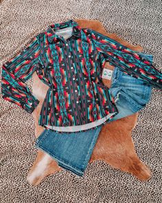 Where are my rodeo women at?! These were made for y'all in mind! Super nice thinner material, so great for riding in. Small 2/4 Medium 6/8 Large 10/12 XL 12/14 Western Nice Outfits, Rodeo Shirts Womens, Rodeo Shirts Button Up, Western Button Up Shirts Woman, Show Shirts Western, Stockshow Outfits, Womens Western Outfits, Rodeo Clothes, Rodeo Fits