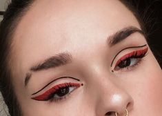 Graphic Eyeliner Red And Black, Black And Red Eyeliner, Red Graphic Eyeliner, Goth Eyeliner, Concert Makeup, Learn Makeup, Cute Eye Makeup, Graphic Eyeliner