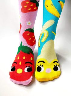 COLLECTIBLE PALS #32 : Designed for our Taste Buds Artist Series by Michelle Romo of Crowded Teeth, this pair comes mismatched as a Strawberry and a Banana! This Strawberry & Banana mismatched socks pair is part of the Taste Buds Artist Series designed by Michelle Romo of Crowded Teeth. We don't have to match to be besties! Let's create a friendlier world. This pair comes with a #32 collectible PalsCard! On each card, kids can name their new Pals and learn how they met. • Fits Most Men Shoe Missing Socks, Bold Socks, Food Socks, Yummy Fruit, Mismatched Socks, Silly Socks, Comfy Socks, Fun Socks, Fall Fashions