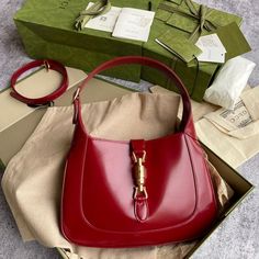 Mode Inspo, Red Aesthetic, Cute Bags, Gucci Jackie Bag, Fashion Handbags, Vintage Gucci