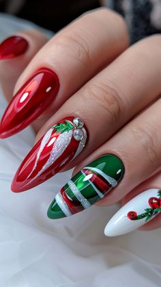 These Christmas Nails Nail Art Ideas – Get Ready to Shine! 💅. Get festive with these stunning Christmas Nails Nail Art ideas that will make your nails the talk of every holiday party! From elegant Christmas Gel Nails to chic Christmas Nails Acrylic, there\'s a look for everyone. 🎅✨ Want something fun and easy? Try Cute Christmas Nails or go with Christmas Nails Easy for a quick, stylish look. Bring on the Festival Nails and show off Her Nails with confidence. If you’re in a rush, Stick On Nai... Festive Holiday Nails, Nail Art Noel, Christmas Manicure, Festive Nail Art, Nails Easy