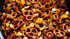 Slow Cooker Chex Mix Chex Mix Snacks, Easy Super Bowl Appetizers, Crockpot Appetizer Recipes, Homemade Chex Mix Recipe, Homemade Chex Mix, Check Mix, Super Bowl Appetizers, Easy Super Bowl, Mattress Stains