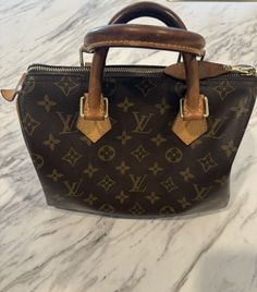 Louis Vuitton Monogram Speedy Bag Pre-Owned Keys Included Louis Vuitton Speedy 25 Monogram, Speedy Bag, Louis Vuitton Monogram, Bags Handbags, Shoe Accessories, Bag Lady, Louis Vuitton, Monogram, Women Accessories