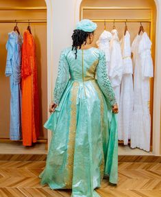 Elegant Green Ceremonial Dress, Elegant Green Dress For Ceremonial Occasions, Fitted Green Dress For Ceremony, Ceremonial Green Long Sleeve Dress, Ceremonial Fitted Green Dress, Elegant Green Agbada For Wedding, Bazin Dress, Rich Fabric, African Fabric