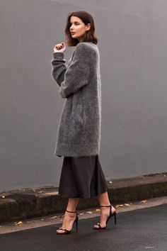 Get This Australian Blogger's Sexy Take On A Cozy Cardigan Harper Harley, Sara Donaldson, Black Dress Outfit Casual, Fall Cardigans, Black Dress Outfits, Black Slip Dress, Cozy Cardigan, Gray Sweater