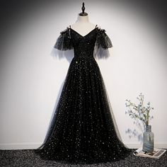 Black Tulle Ball Gown For Prom Season, Prom Evening Dress With Tulle Skirt, Tulle Skirt Evening Dress For Prom Season, Black Lace Ball Gown For Party, Tulle Evening Dress For Prom Season, Tulle Evening Dress For Prom, Lace Ball Gown With Tulle Skirt For Party, Floor-length Lace Prom Dress, Black Tulle Evening Dress For Prom