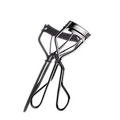 Shiseido Eyelash Curler, Best Eyelash Curler, Small Lashes, Eyelash Curlers, Full Lashes, Curl Lashes, Lash Curler, How To Apply Eyeshadow, Asian Eyes