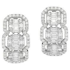 Earrings in 18kt white gold set with 108 diamonds 0.64 cts and 36 baguette cut diamonds 0.88 cts White Gold Set, Diamond Jewelry Designs, Baguette Cut Diamond, White Gold Earrings, Baguette Cut, Gold Set, Diamond White, Diamond Jewelry, Gold Earrings