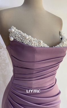 Pearl Dress Design, Dress Soiree, Dress With Pearls, Sparkly Fashion, Pleats Dress, Beaded Mermaid, Beautiful Bridal Dresses, Dress Sewing Tutorials, Civil Wedding Dresses