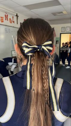 The Best Hairstyles for Cheerleading - NUTRI RUN CLUB Braid Cheer Hairstyles, Cute Hairstyles Cheer, Cute Cheer Hairstyles For Short Hair, Cute Low Ponytails For Cheer, School Cheer Hairstyles With Bows, Mini Braid Ponytail, Pep Rally Hairstyles Cheer Hair, Mini Braids Ponytail, Low Cheer Ponytail With Bow