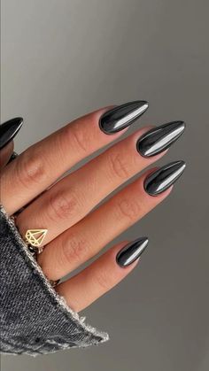 charcoal black almond shaped nails for winter time! They are the perfect color/shape, and will match with every outfit. Black Nail Polish With Chrome, Black Chrome Acrylic Nails, Black Chrome Nails Almond, Nail Designs Edgy, Chrome Nails Dark, Dark Green Chrome Nails, Black Nails With Chrome, Black Chrome Nails Designs, Black Chrome Nail