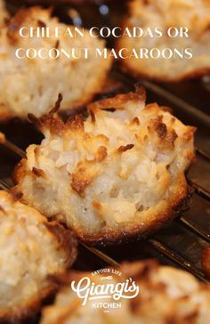 some food that is on top of a metal rack with the words chila de cacaas or coconut macarons