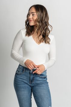 Long sleeve v-neck basic bodysuit ivory - Cute bodysuit - Trendy Bodysuits at Lush Fashion Lounge Boutique in Oklahoma City Bodysuit Jeans Outfit, White Bodysuit Outfit, Bodysuit With Jeans, Bodysuit Jeans, Cute Bodysuits, Basic Bodysuit, Body Suit Outfits, V Neck Bodysuit, White Bodysuit